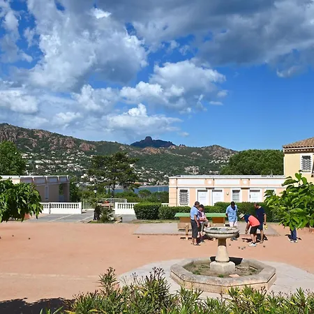 Apartment Le Hameau - L1 310 By Interhome Saint-Raphael (Var)
